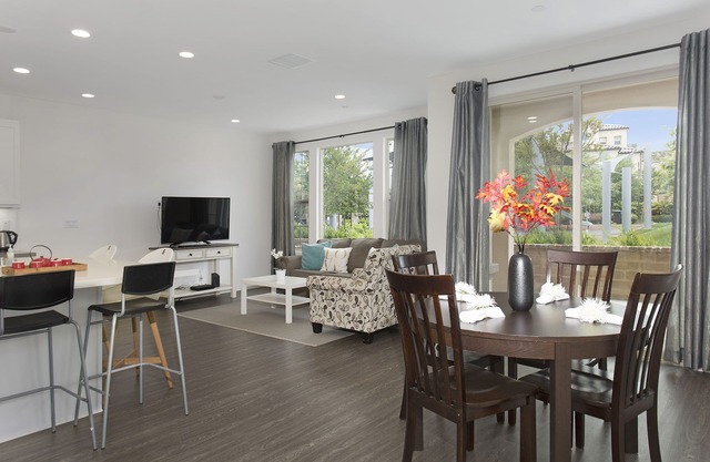 Hermosa casa con hermosa vista | Spectrum Center # 7137