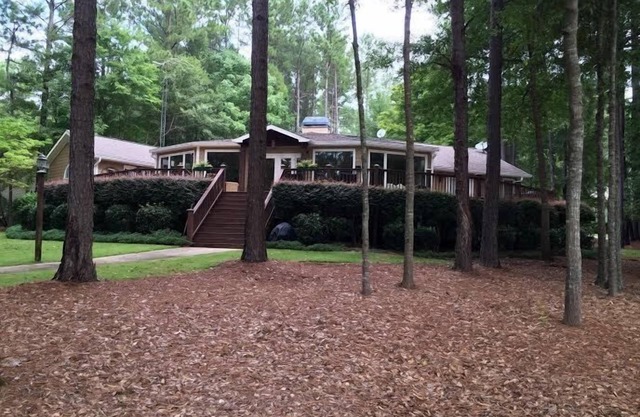 Alquiler mensual solamente. Reynolds Plantation Lake Front Home. 2 calas del Ritz