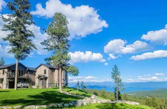 Hermosa cabaña con vista al lago con sala de juegos y chimeneas, cerca de Blacktail Mountain
