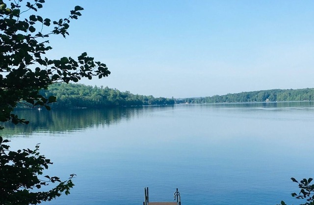 Hermosa propiedad frente al lago en Crystal Lake