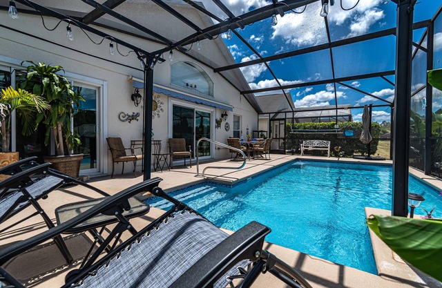 Gorgeous, one Level, 4BR-2BA Home-Private Pool, within 20 miles from Disney!