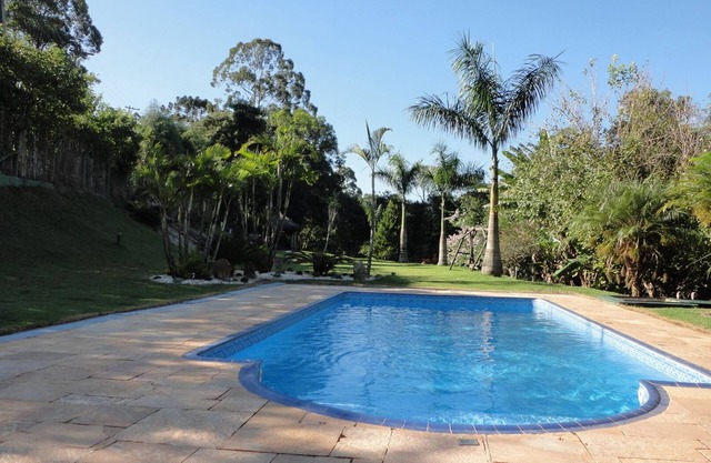 Lindo Sitio con amplia área verde !! ¡Piscina! ¡Lago! ¡Parrilla!