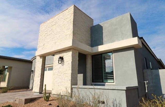 Gorgeous South Mountain Home, King Bed & Amazing Amenities