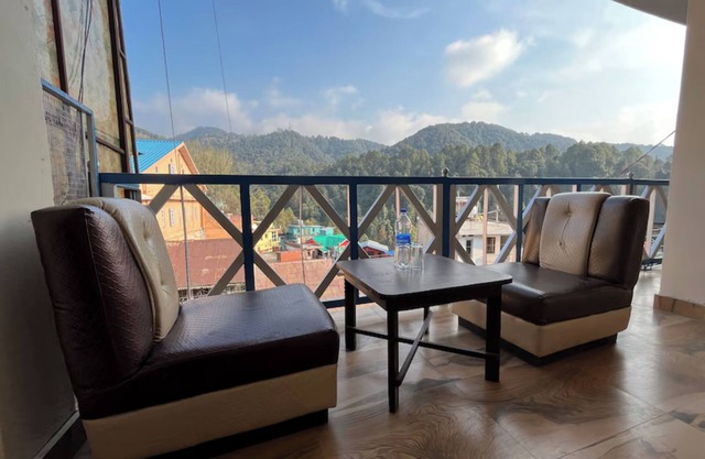 Goroomgo Sahara Inn Dalhousie