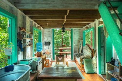 Gracias Madre Jungle and Ocean View Cabins