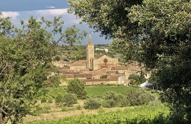 Casa Clemente grande en el pueblo histórico Languedoc