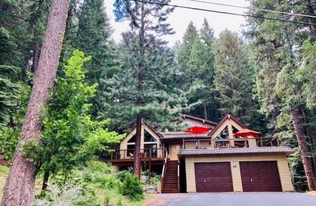 Casa de Graeagle en los árboles ubicación perfecta para entretener a familiares y amigos