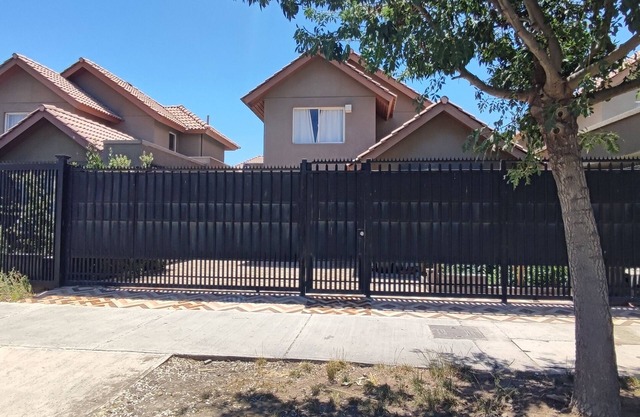 GRAN CASA, IDEAL PARA FAMILIAS EN SANTIAGO