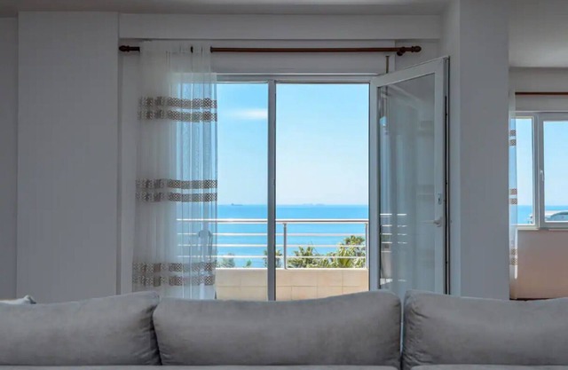 Grand View Apartment