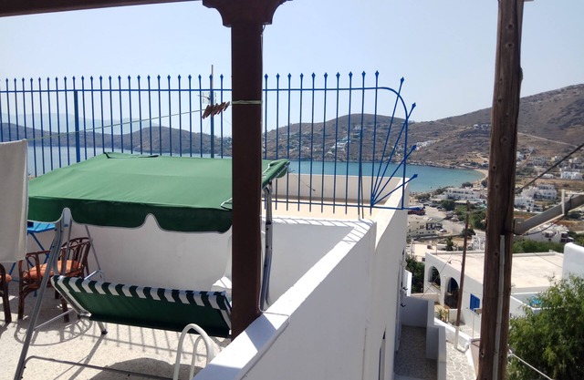 Grandma Vasiliki Rooms To Let