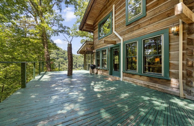 Grandpa Dans Cabin+Mtn River view 34 acre retreat