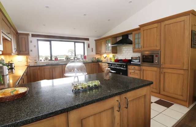 GRANGE FARMHOUSE, casa de vacaciones de carácter en Hainford, Ref 906246