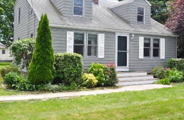 Gran Island! 4 BR / 2BA w / AC a pie a BI ferry / playa