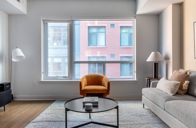 Great Mount Vernon Studio w/ Rooftop Pool, nr Metro, by Blueground