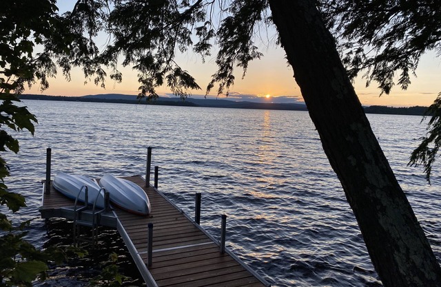 Great Pond Sunsets - A Classic Camp: Pet Friendly, Kayaks, Dock