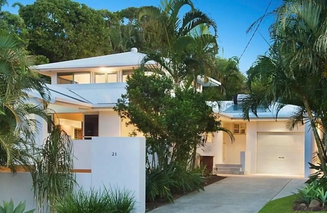 Stylish Byron Bay Home with a Vista