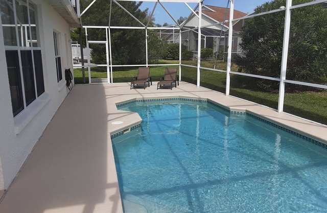 Gran casa de vacaciones con piscina privada! Reserve su escapada de otoño hoy!