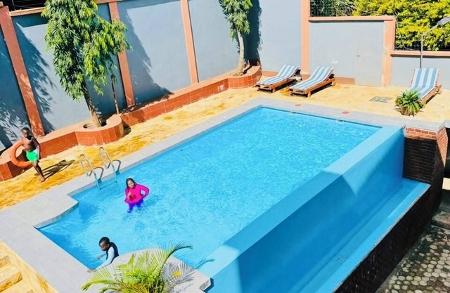 Green Side Hotel