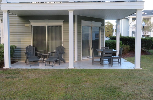 Planta baja 2BR / 2BA Golf View Condo