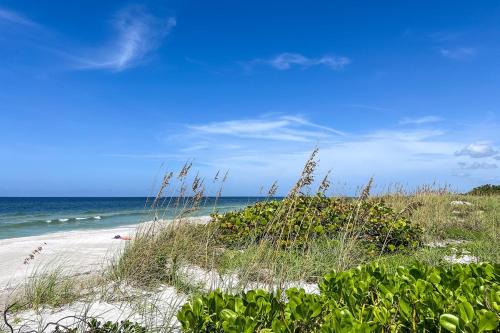 Ground Floor, Ocean View!