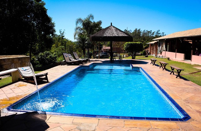 02 CASAS, PISCINA CALENTADA, CAMPO, JUEGOS, SALÓN, TRILHA, GOURMET, TV PAGA, BARZINHO