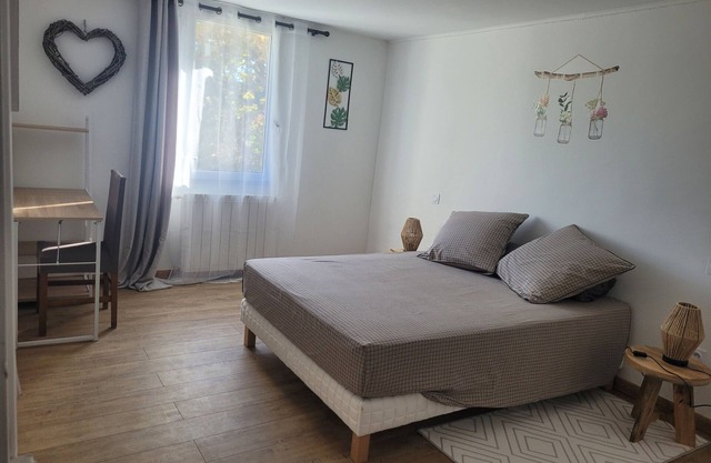 Guest Room 'Chambre D'hôtes Nature' with Shared Terrace, Wi-Fi and Air Conditioning