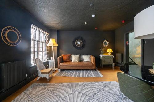 GuestReady - Rose and Monkey Hotel