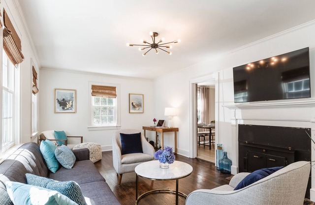 GVL Hidden Gem- Near Downtown; Business, Family, and Pet friendly; Quiet N’hood!