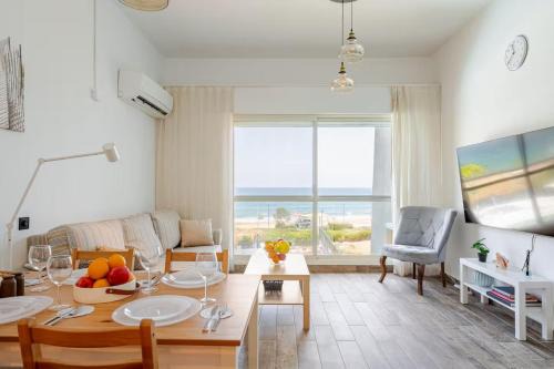 GW212 Gugel Waves Amazing Seaview Pool Apartments