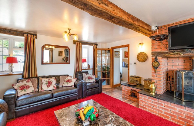 HALFEN GRANERO, admite mascotas, con chimenea en Llanfyllin, Ref 15200