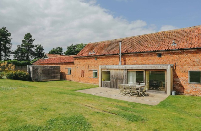 Hall Barn es una casa rural de 5 * y acogedora para perros en la zona rural del norte de Norfolk