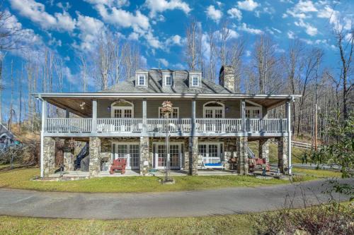 Hamersmith Hollow Retreat Estate by AvantStay Great Views