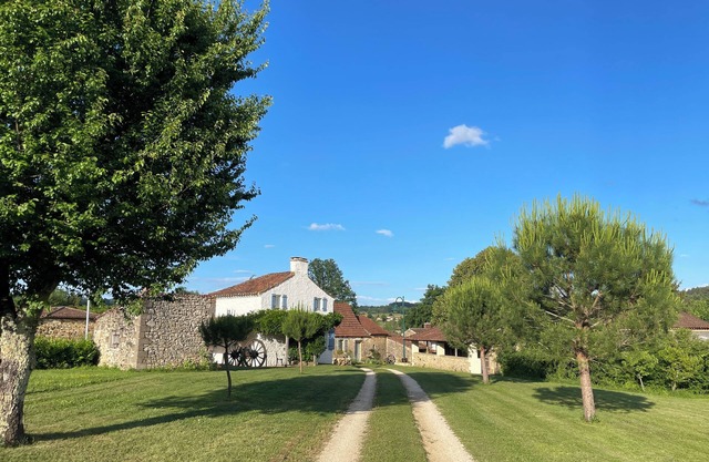 Hamlet of 2 Gites, private gardens, large pool, historic and tranquil