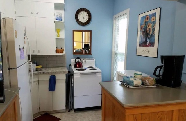 Hannah's Haven - Private Apartment, Separate Entrance & Off Street Parking
