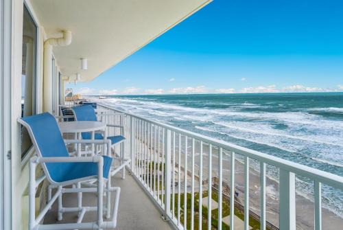 Harbour Beach Resort - Direct Oceanfront, private balcony !
