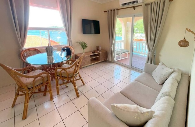 Harbourview One - Oceanside, Harbourview Apartments Apt 1