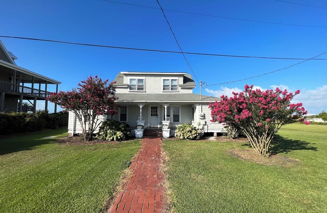 Harkers Island Historic Waterfront Cottage Established 1912 Gracie’s Landing