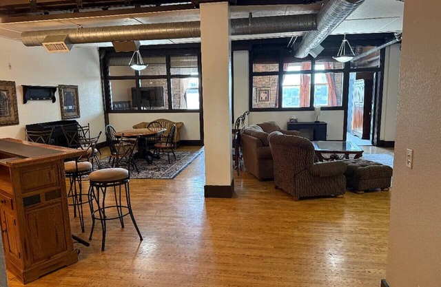 Harvester Loft | Levitt & River