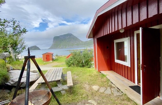 Haukland Camp Cabin