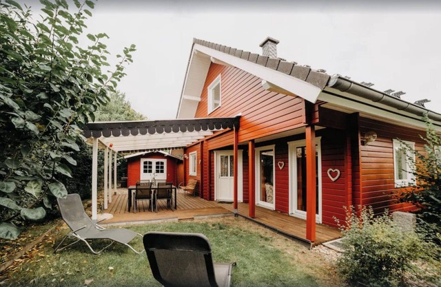 'Haus Hanni Zarrentin' en el lago Schaalsee con terraza y jardín privados