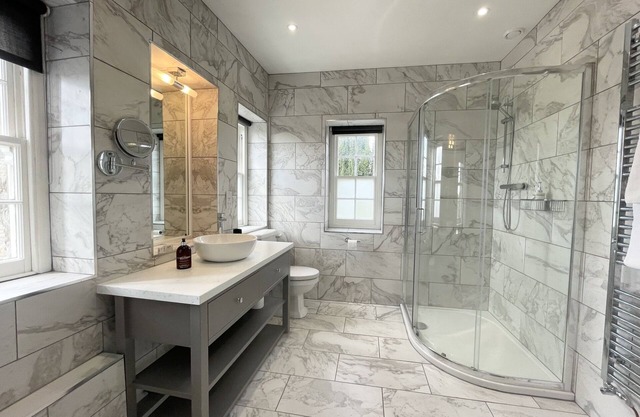 Hazelwood-De Lujo-Apartamento-Baño Privado-Vista al Jardín