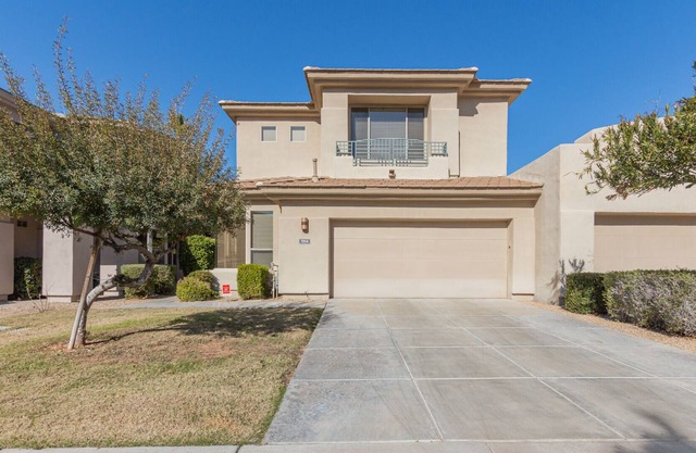 Heart of Scottsdale 3 bedroom w/ Loft & First-floor primary bedroom