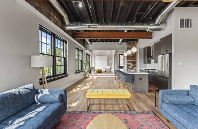 Heart of the Highlands Chic Condo, Totally Remodeled, King Bed