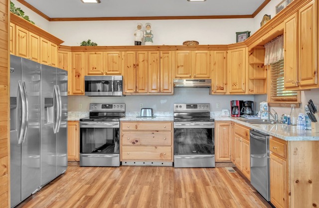 Heavenly Views Lodge 4 Bedroom Apts by RedAwning