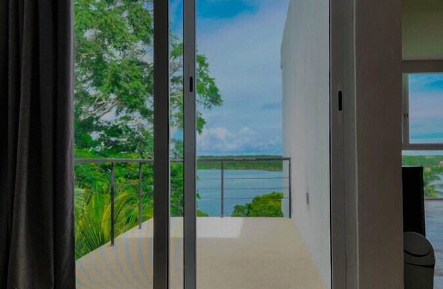 Hermosa Casa Del Lago