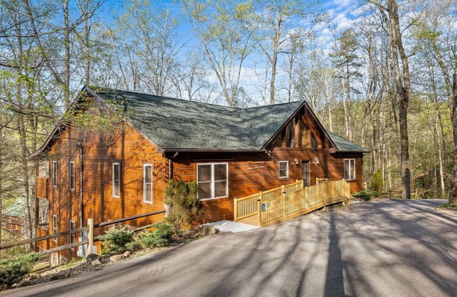 Hickory Hollow Lodge