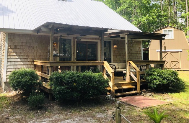 Hidden Pines, Quiet Retreat. Close to Pooler, Savannah & Hyundai Plant.