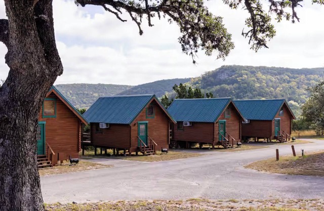 Hideaway Cabin: Texas Hill Country Resort /w Pool