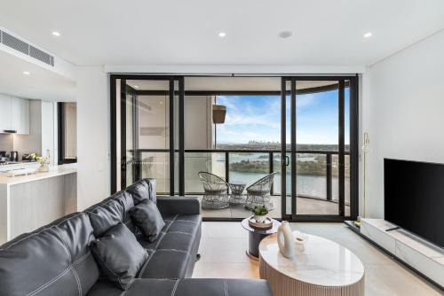 High level deluxe 2 bedroom APT