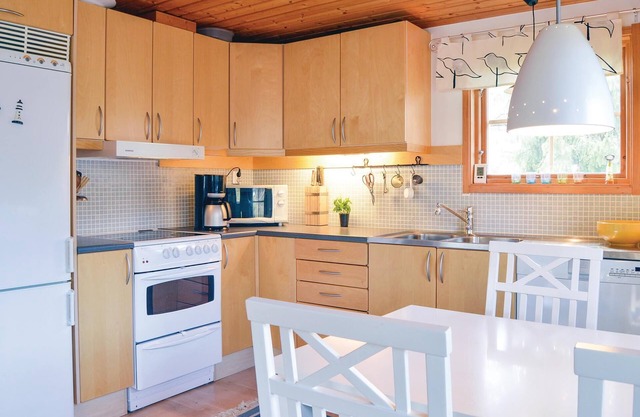 Alojamiento de 3 habitaciones en Djurhamn